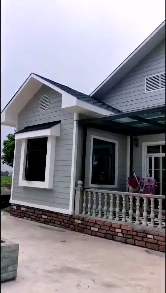 大了还是舍不得住了几十年的农村,花了十几万建了这样一套轻钢小平房