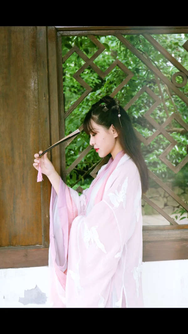 第一次拍古装求指点,调色美图秀秀