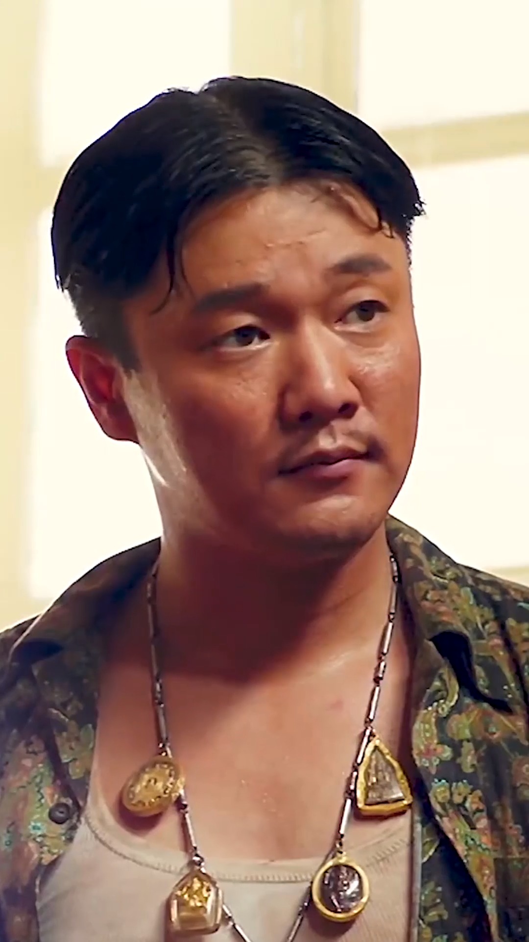 教科书般的睁着眼说瞎话,还得数肖央最厉害#唐人街探案 #搞笑日常