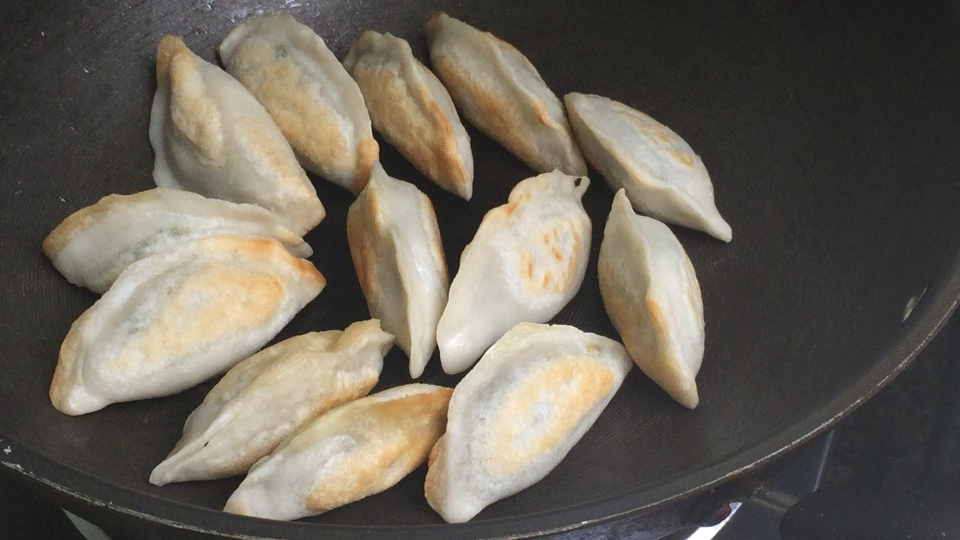 糯米饺子09,煎的,有喜欢的吗?