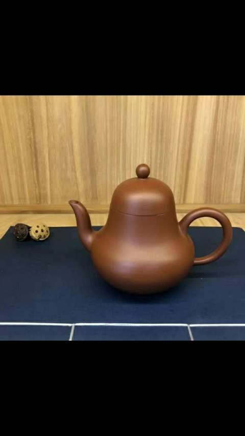 【思亭】:其名由其作者而来,陆思亭,清代朱泥的制壶名家,其朱泥小壶