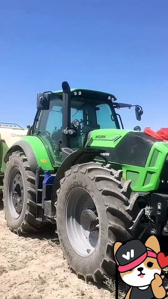 新车交付!法国道依茨2604拖拉机,260马力!