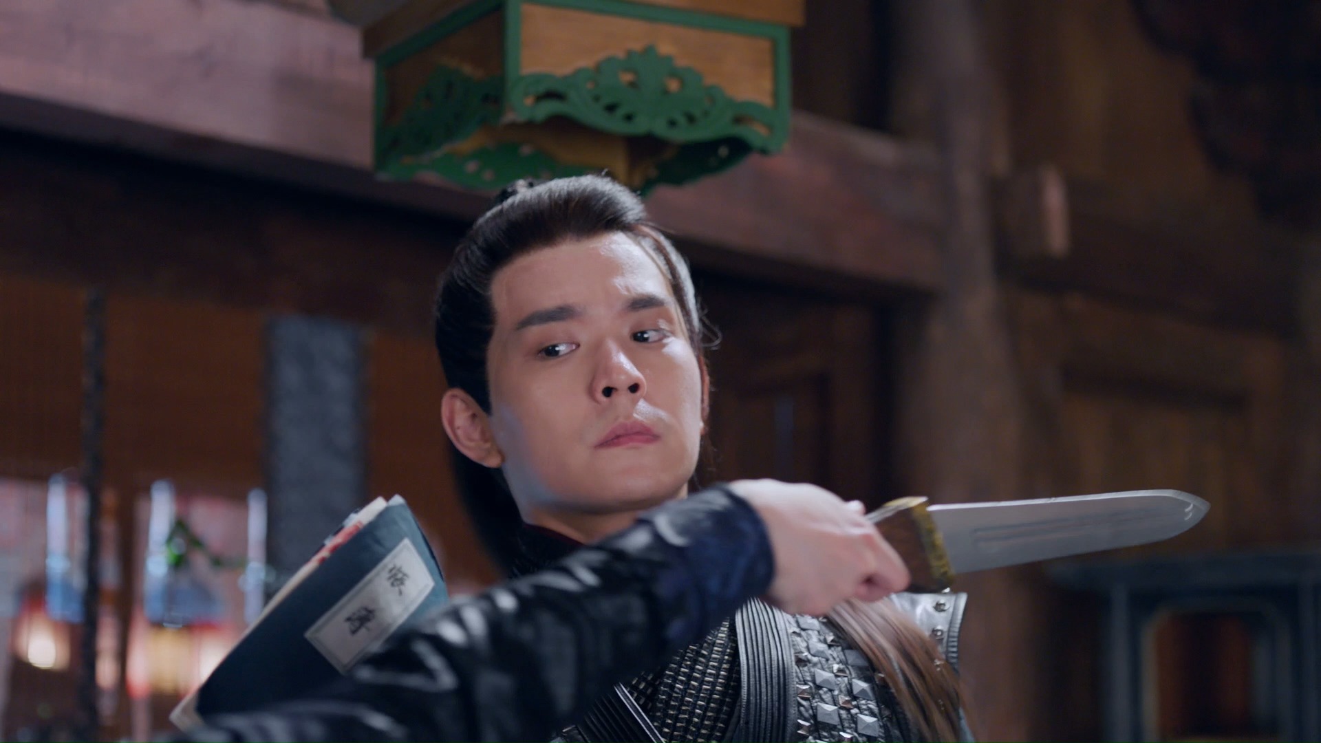 玲珑狼心太好笑了 优柔和玄宇抢账本,玄宇让她直接拿走,优柔一脸不