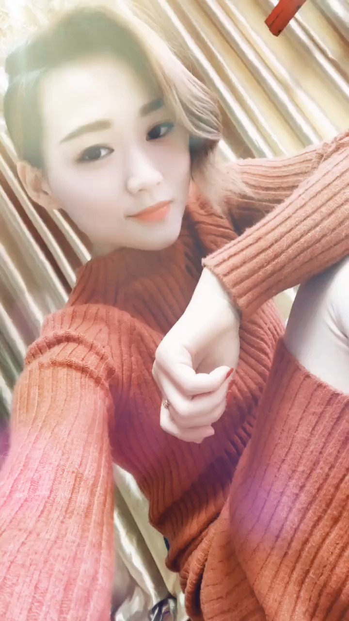 小妹妹,把你们男朋友让给姐姐好不好