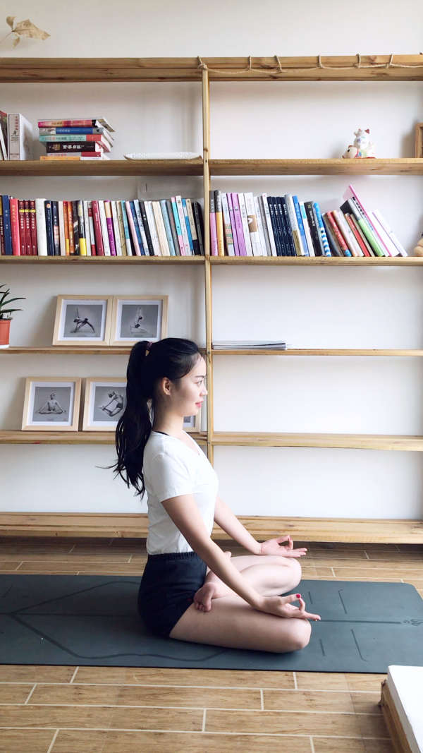 瑜伽塑形,莲花坐式