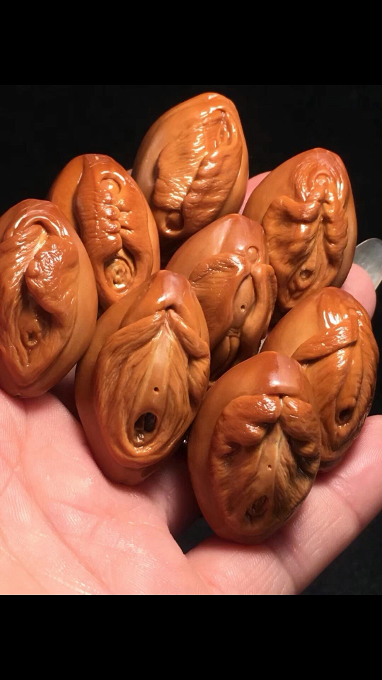 橄榄核雕件-升职器