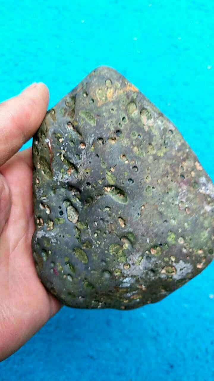 橄榄绿宝陨石收藏科普推广