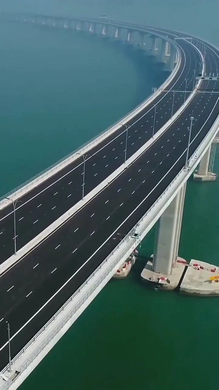 港珠澳大桥,历时8年,世界第一的跨海大桥,全场55公里!