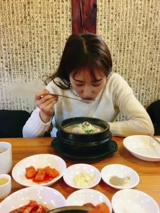 韩国泡菜和参鸡汤