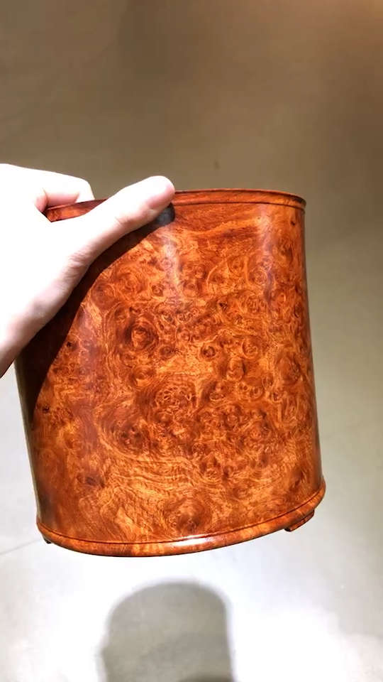 缅甸花梨 满满瘤疤 大笔筒   规格:175*188*155mm  重1.4kg