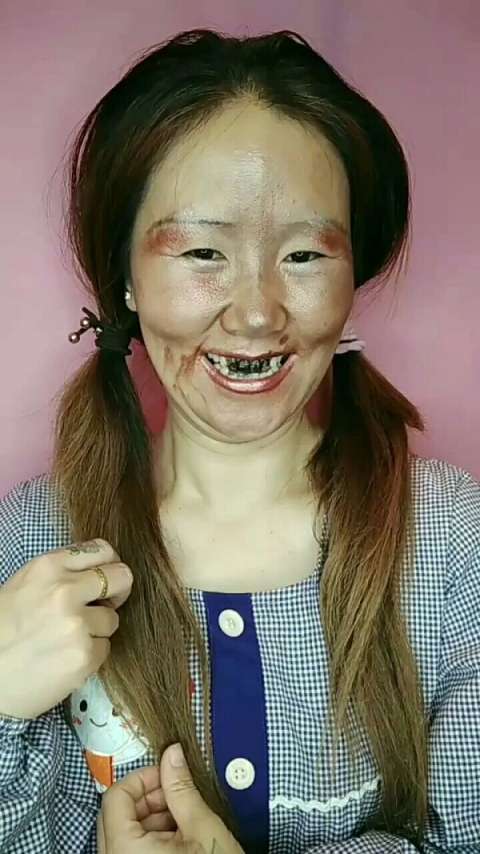 村里傻妞被人拉去化了妆,立马惊呆村民040404