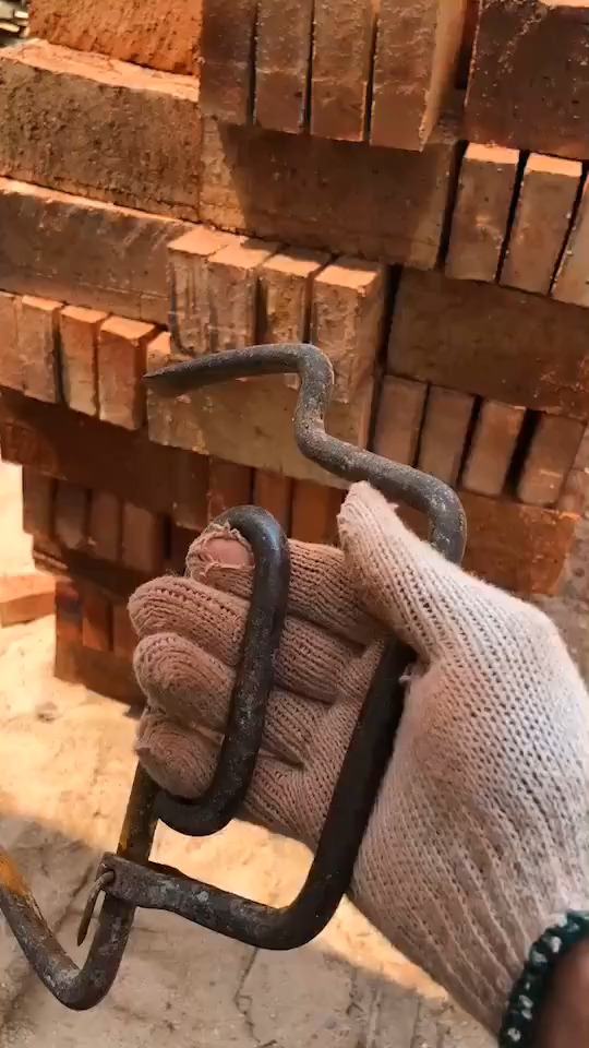 今天的砖格外的烫手