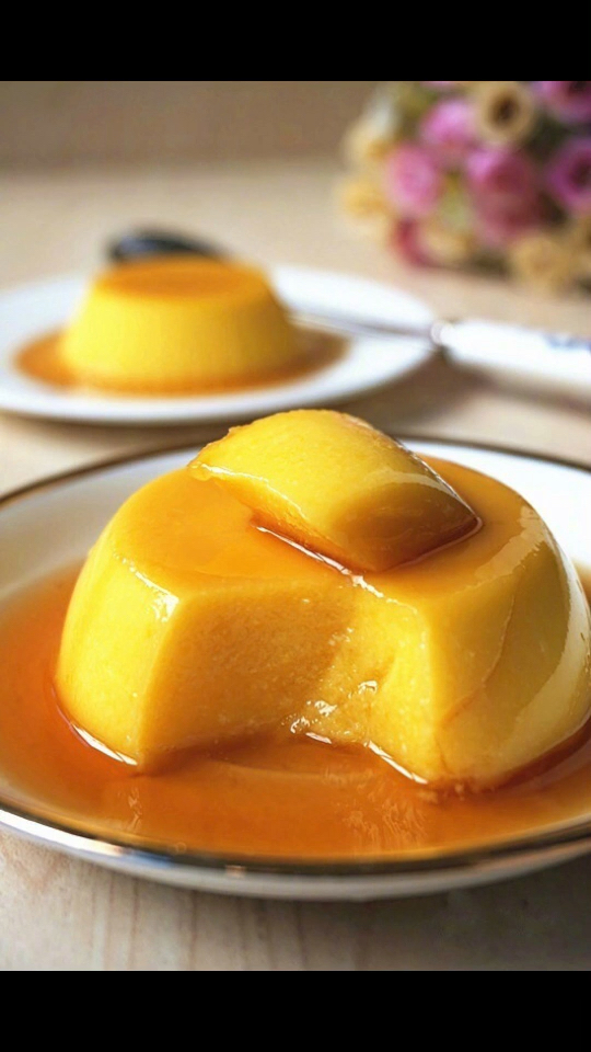 【鸡蛋布丁】这是一款懒人版鸡蛋布丁,无需蒸和烤,食材和制作非常简单
