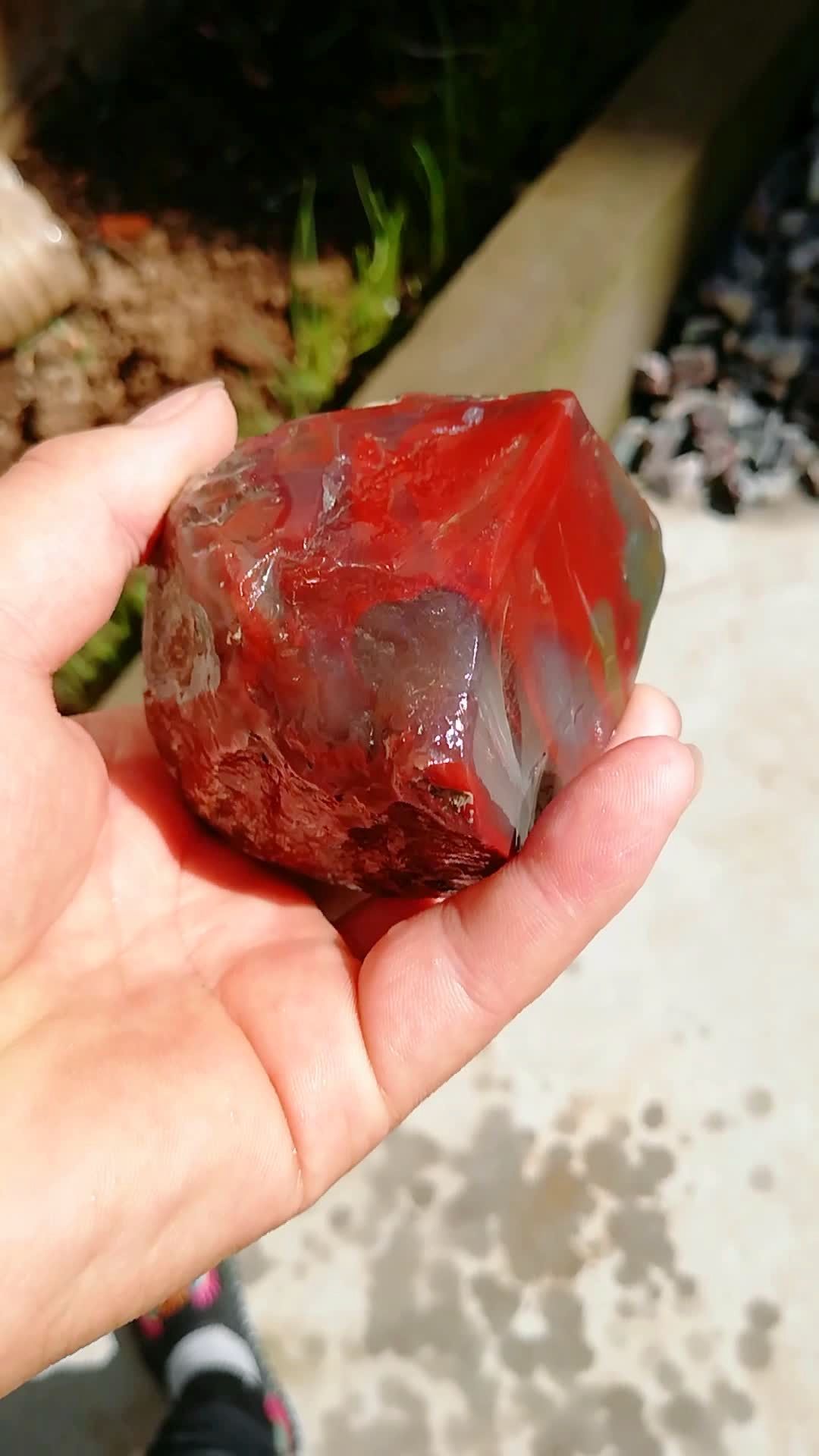 秦紫玉原石极品红料485克