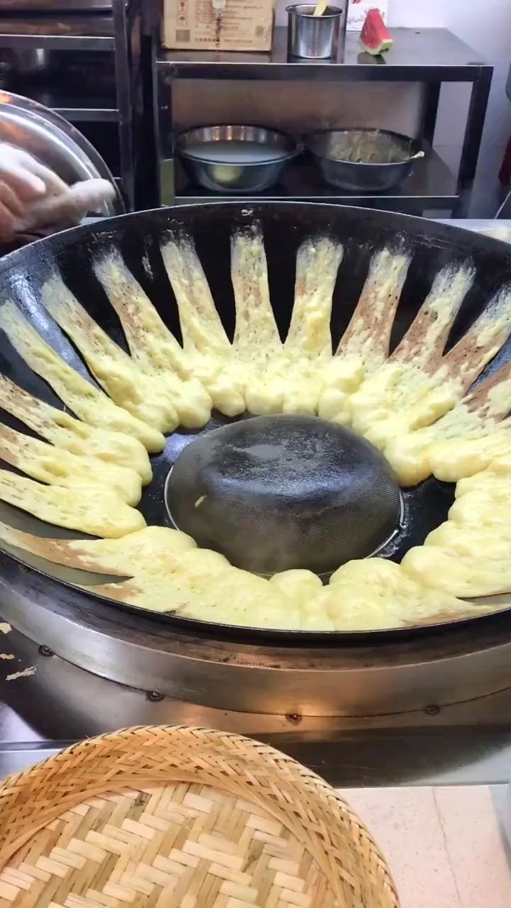 成都特色锅边馍#特色美食