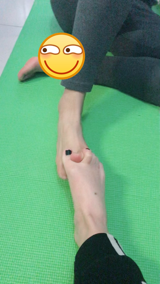 掰脚腕儿了解一下了哈