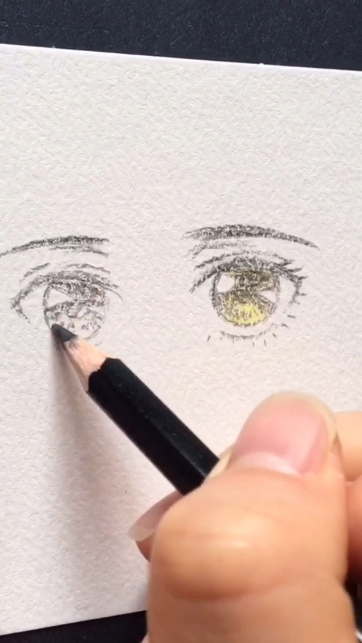 教你们画动漫女生眼睛,拿起笔画起来.