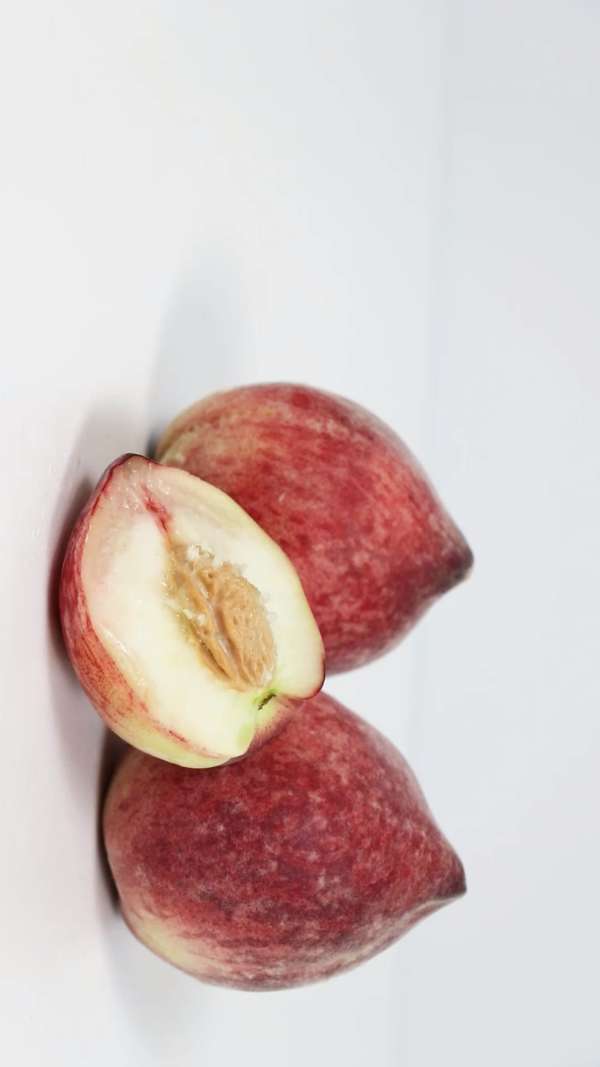 小妙招:干净彻底的清洗毛桃上的毛