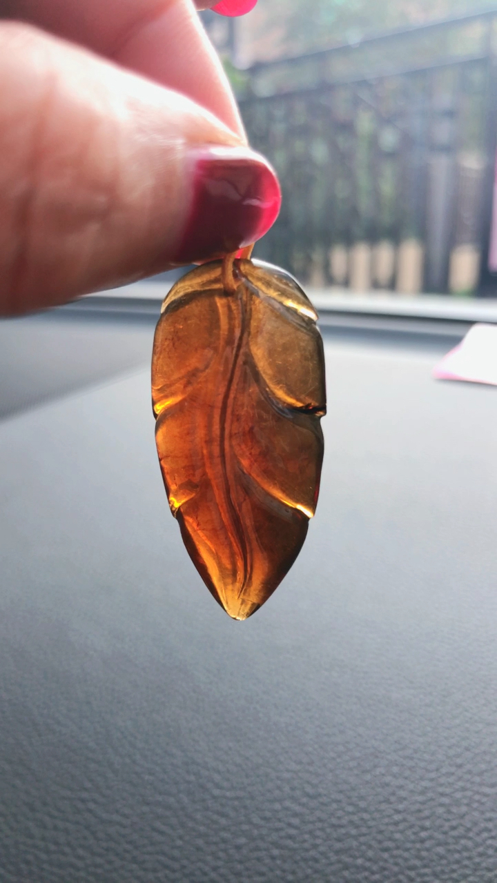 抚顺琥珀吊坠树叶94