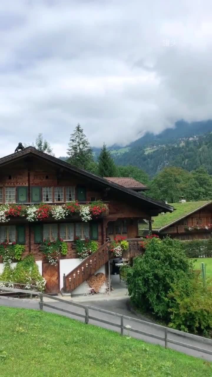 瑞士乡村的木头房子,大多是100多年的老房子