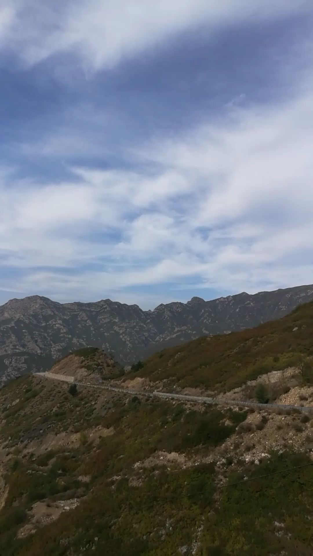 山上的风很舒服,蓝蓝的天空,白白的云04