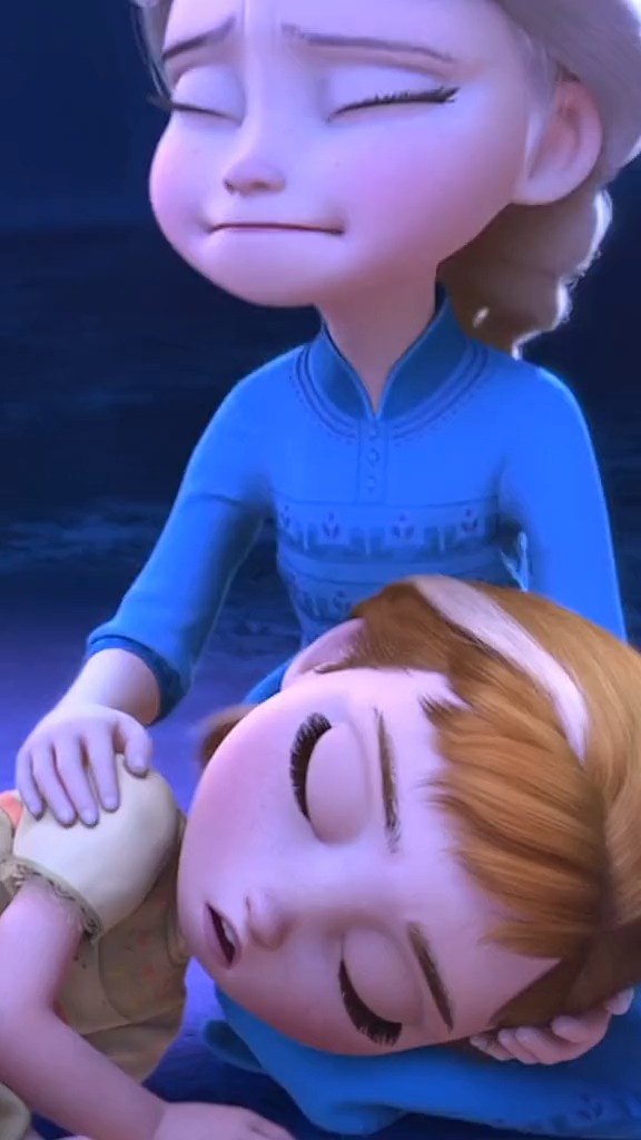 安娜从小就被艾莎抱着哭啊#动漫