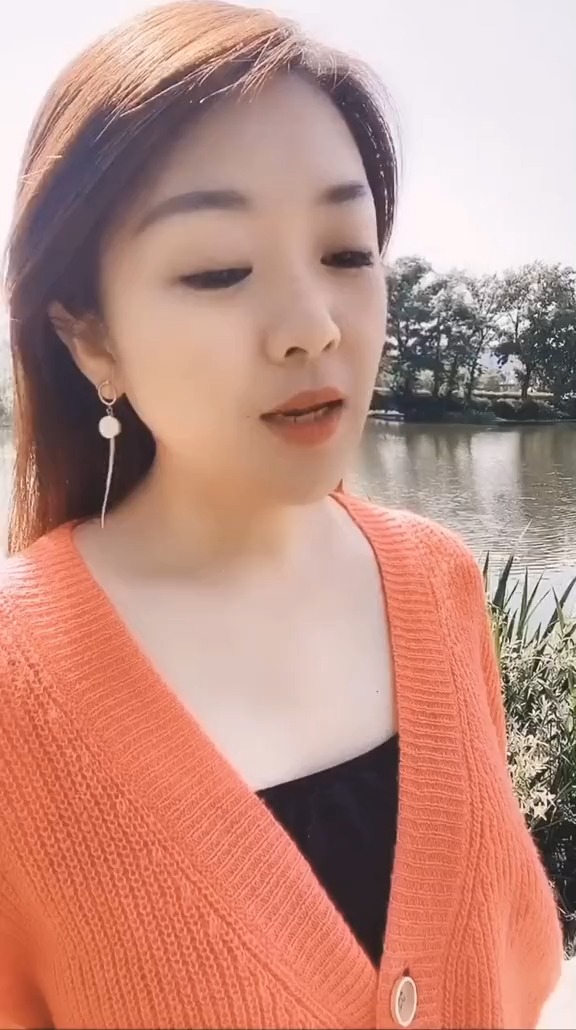 83年37岁了,小的时候觉得三四十岁的女人都是阿姨可我到了这个年纪