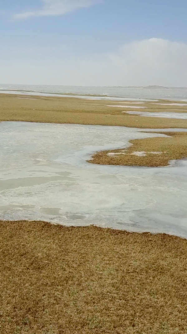 青海湖结冰图片