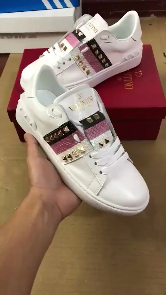 91华伦天奴小白鞋 97情侣款