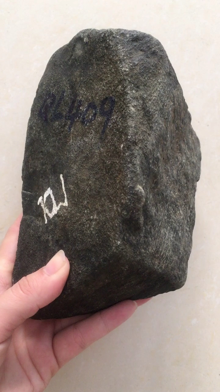 莫西沙翻砂均匀紧密,老皮壳