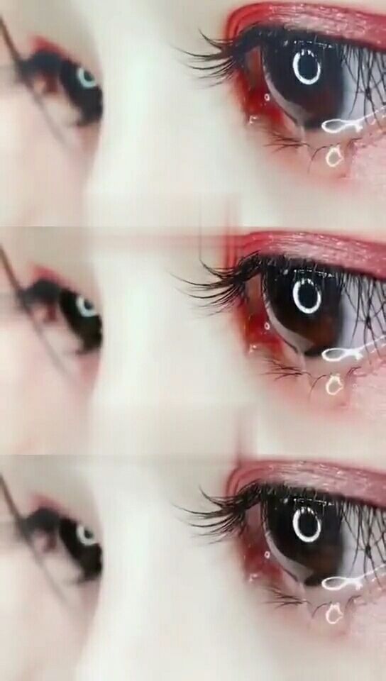 长睫毛就连流眼泪都如此迷人