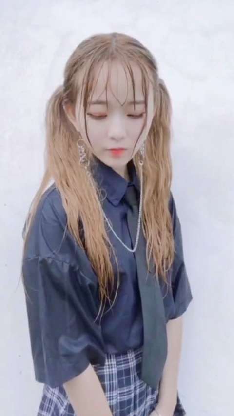 小艾baby 在微视发布了一个超有趣的视频,速来前排围观!