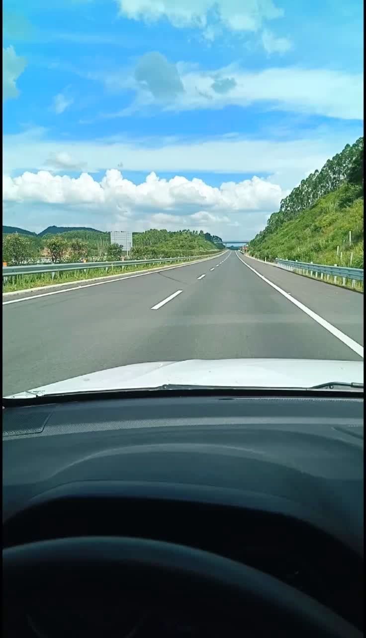 去旅行的路上 高速风景无限好啊!