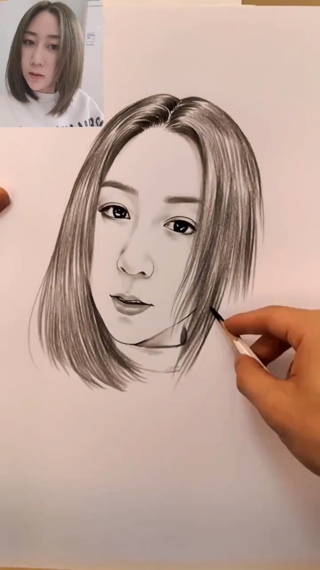 画个中分发型的小姐姐,是不是很干练?#创意绘画