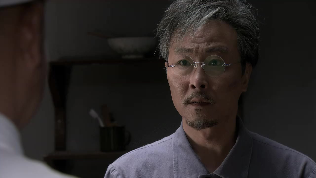 盾神孙四康回到监狱后,发现曹政给了自己很大的尊重,内心复杂