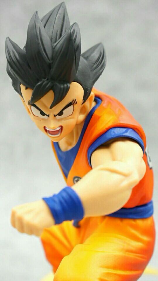 这是你的至尊宝吗?《龙珠z》青年悟空脚踏筋斗云降临