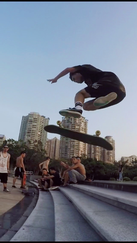 滑板大乱,treflip979797!