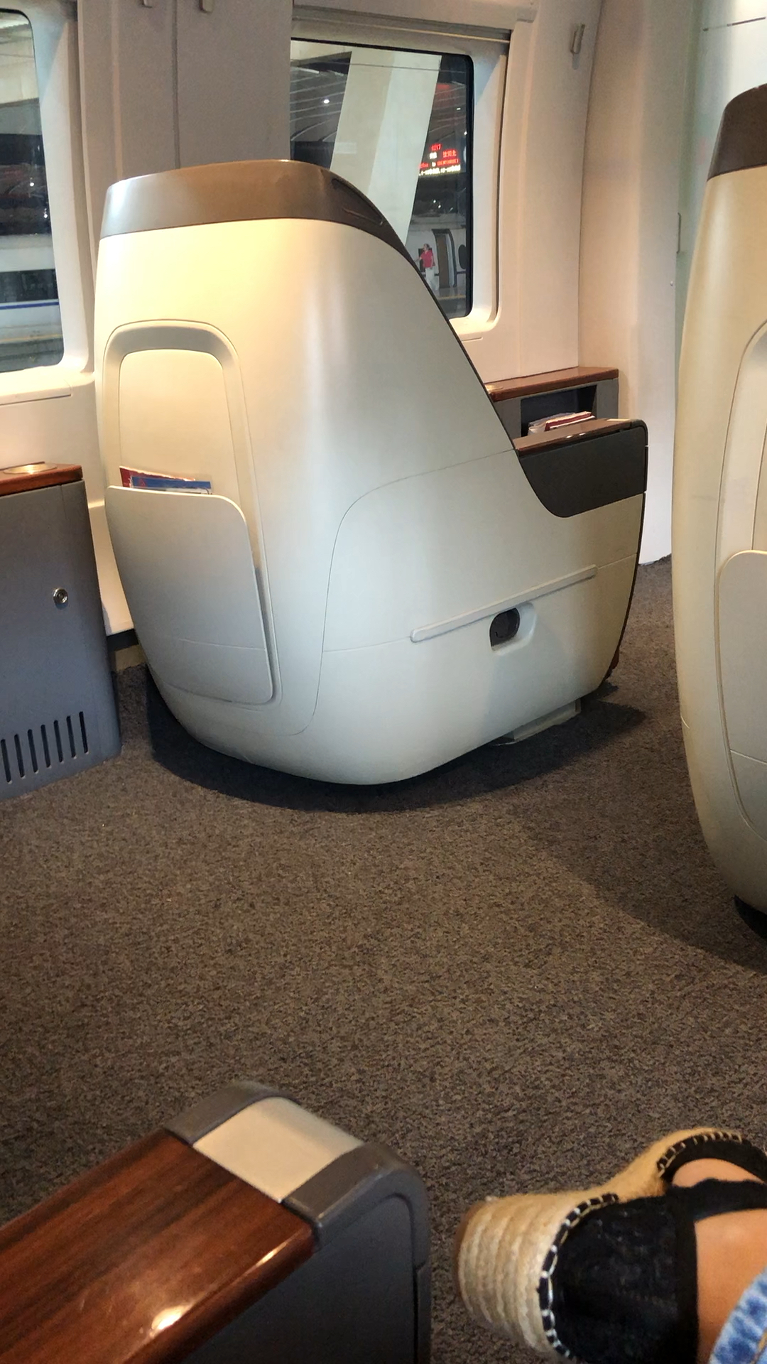 第一次座动车头等舱03