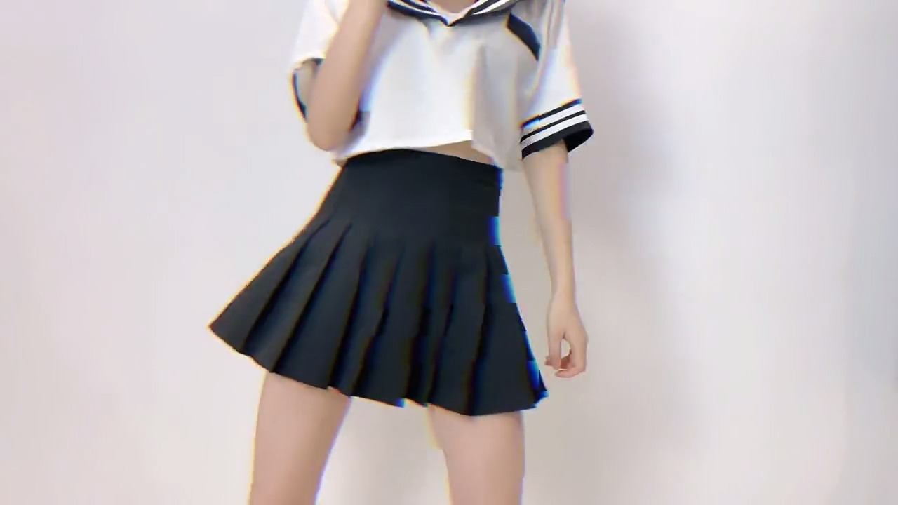 你们男孩子为什么都喜欢女孩子穿裙子呀?