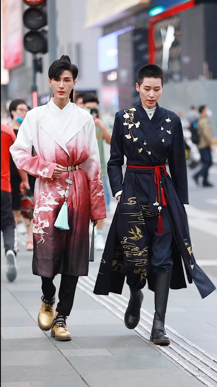 帅气的小哥哥,哦不,帅气的小姐姐 #玉总街拍