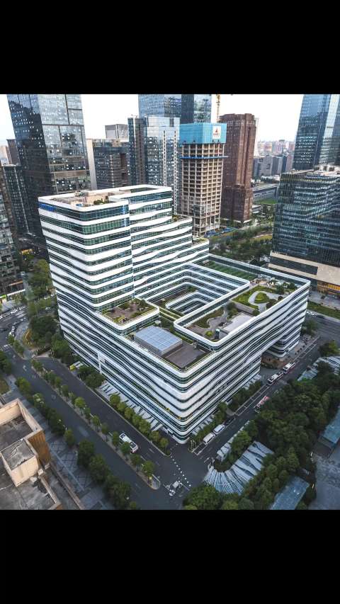 有多少人是现在才知道,天美工作室就在成都天府三街这里呢