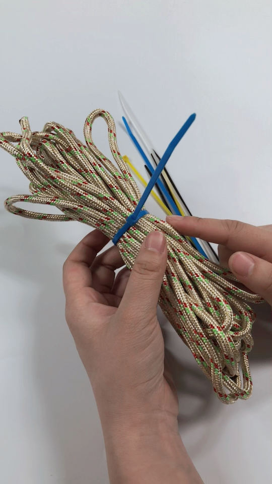 徒手解扎带,这个方法你见过吗?生活常用到