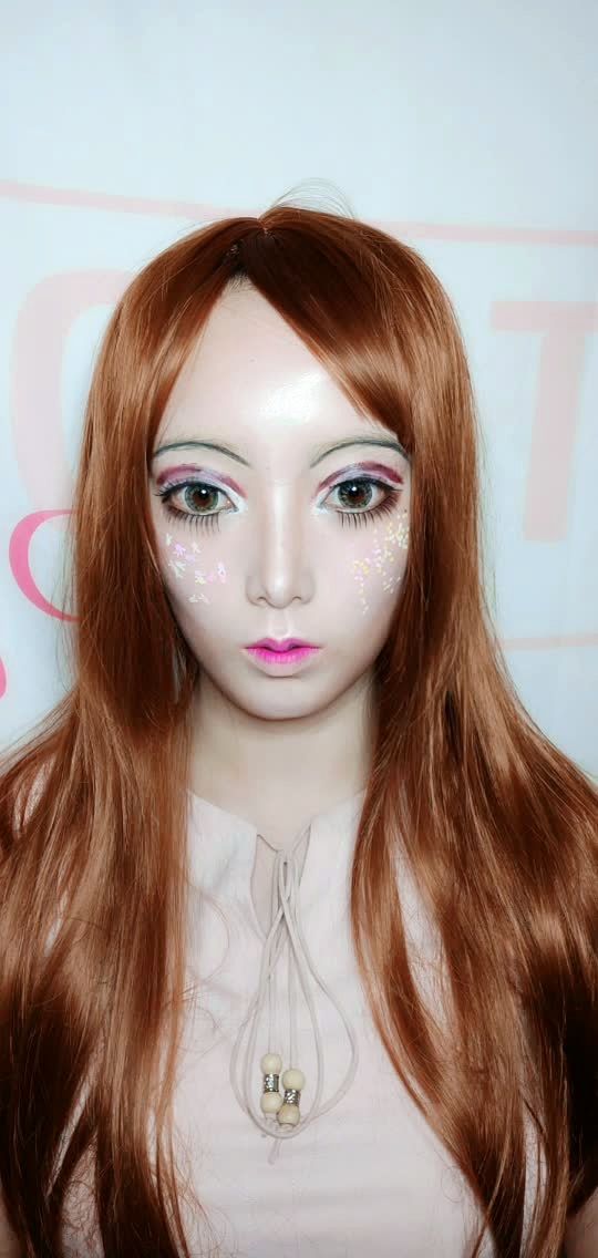 芭比娃娃仿妆,你们觉得像吗