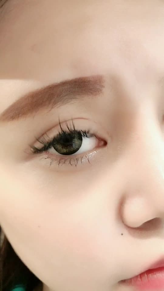 芭比欧式眼综合!香靥凝羞一笑开