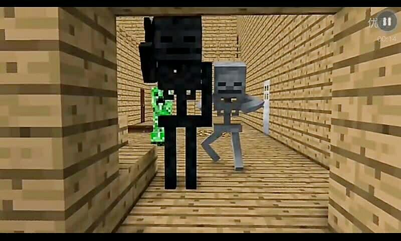 (恐怖婆婆)凋零骷髅拿着剑战恐怖婆婆,最终凋零骷髅腿和手粉碎了,但