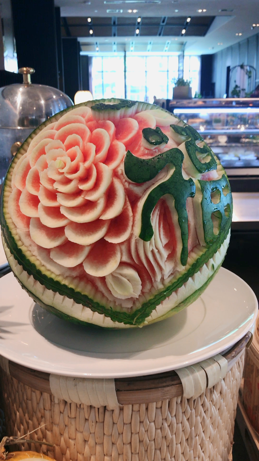 高手在民间!西瓜雕花真让人惊艳!