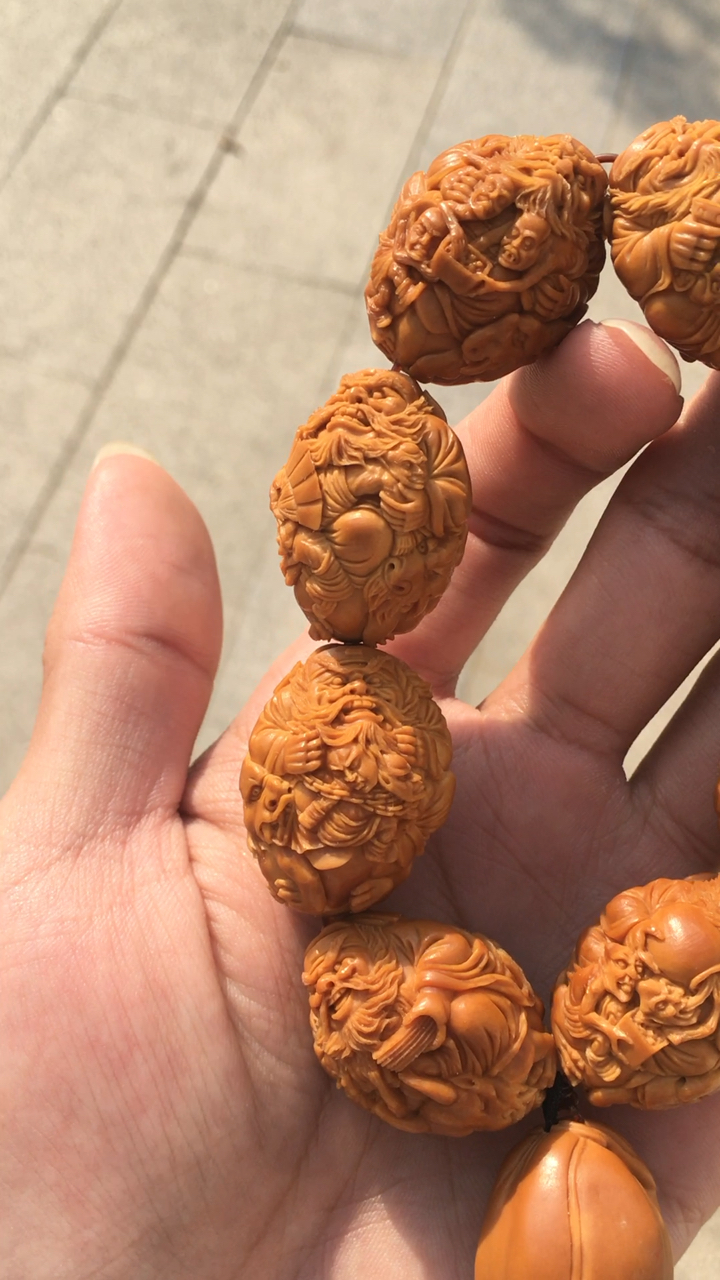 纯手工核雕五鬼戏钟馗橄榄核手串