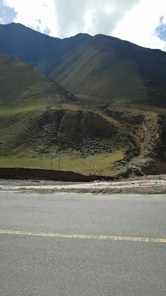 张掖翻越祁连山山脉,进入青海.227国道222公里碑