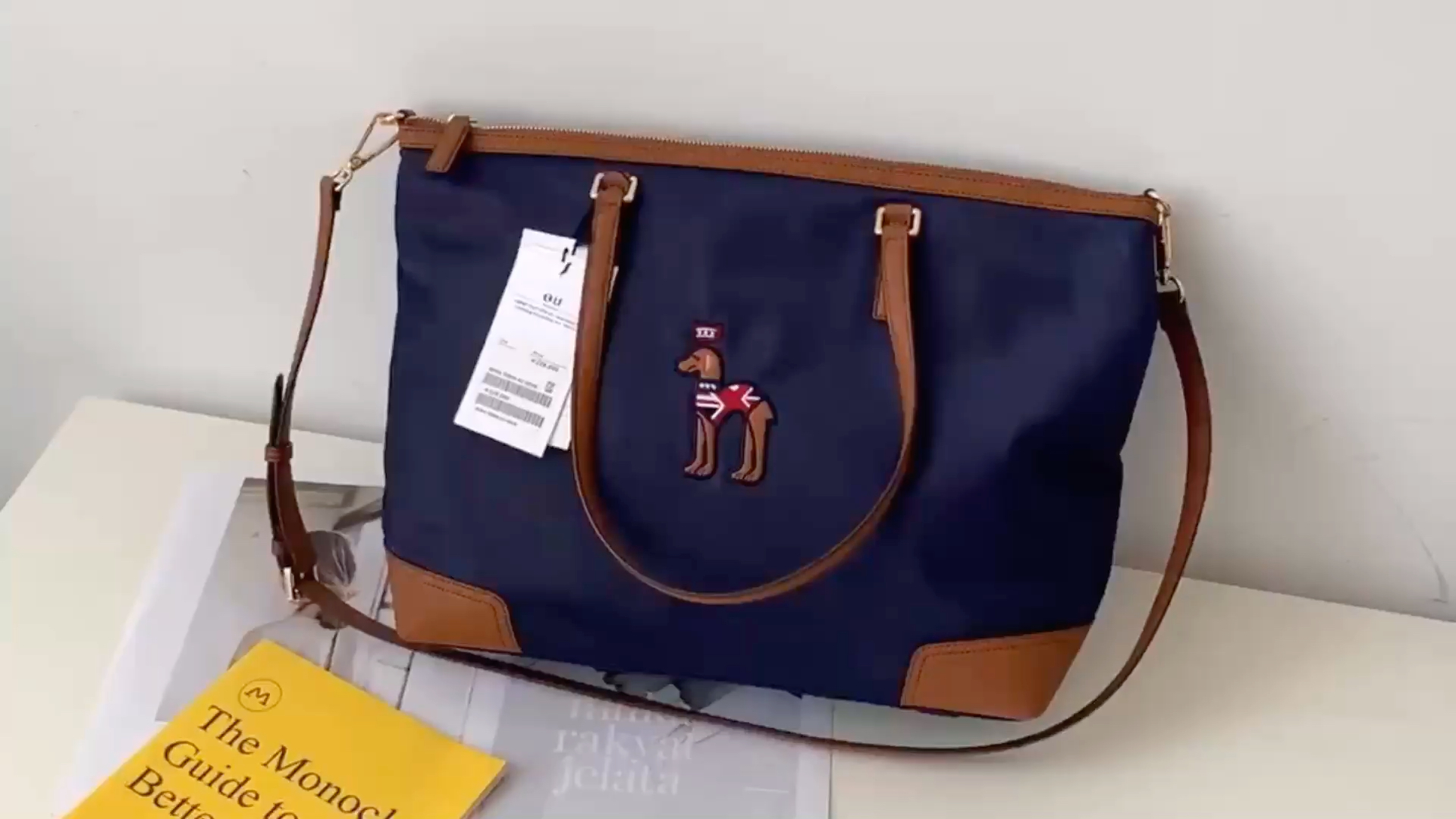 hazzys哈吉斯新款韩版防水尼龙帆布拼皮logo刺绣大容量托特包29990