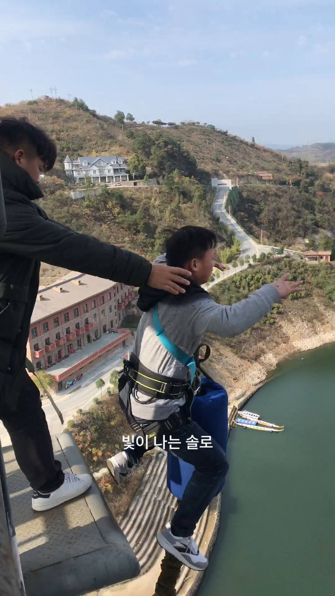 背后的教练你推了多少人下去?